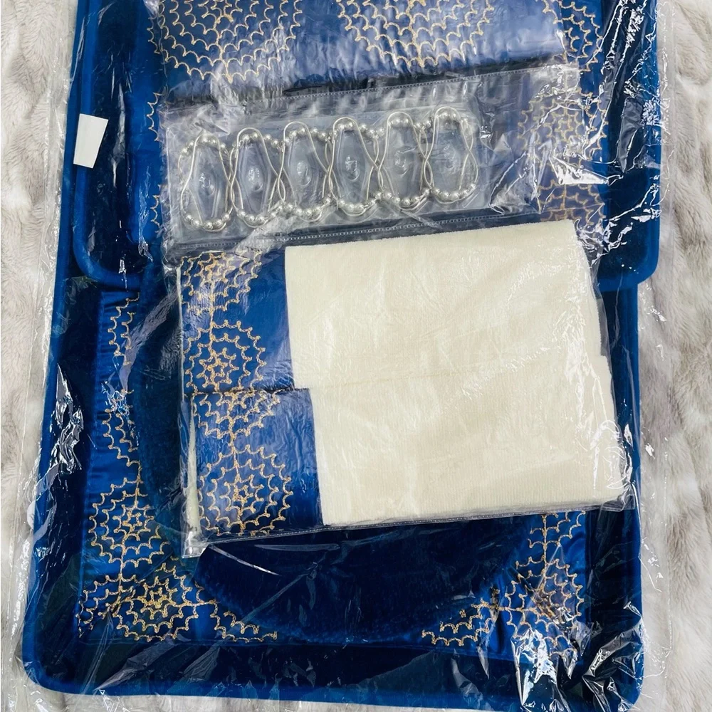 Luxurious Navy and White 19-Piece Bath Set